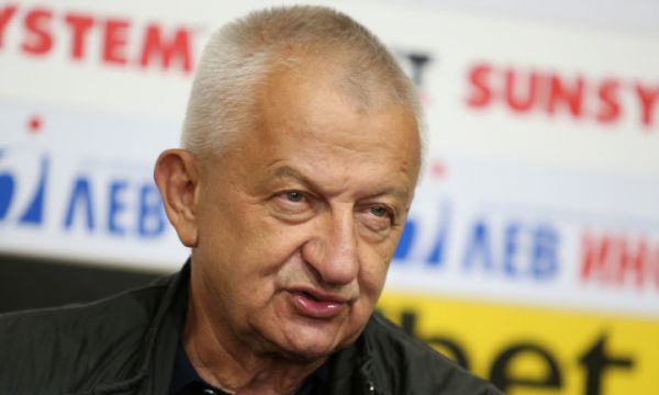 Крушарски обясни как ще реши проблемите в българския футбол 