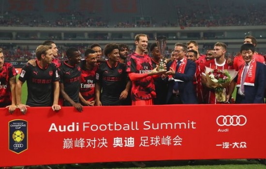 Играчите на Арсенал станаха жертва на лоша храна в Китай 