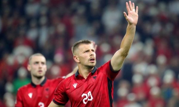 Албания разгроми Чехия, Полша победи Фарьорските острови 