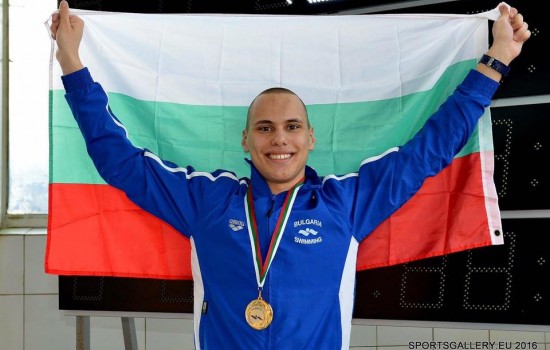 Антъни Иванов с исторически финал в плуването 