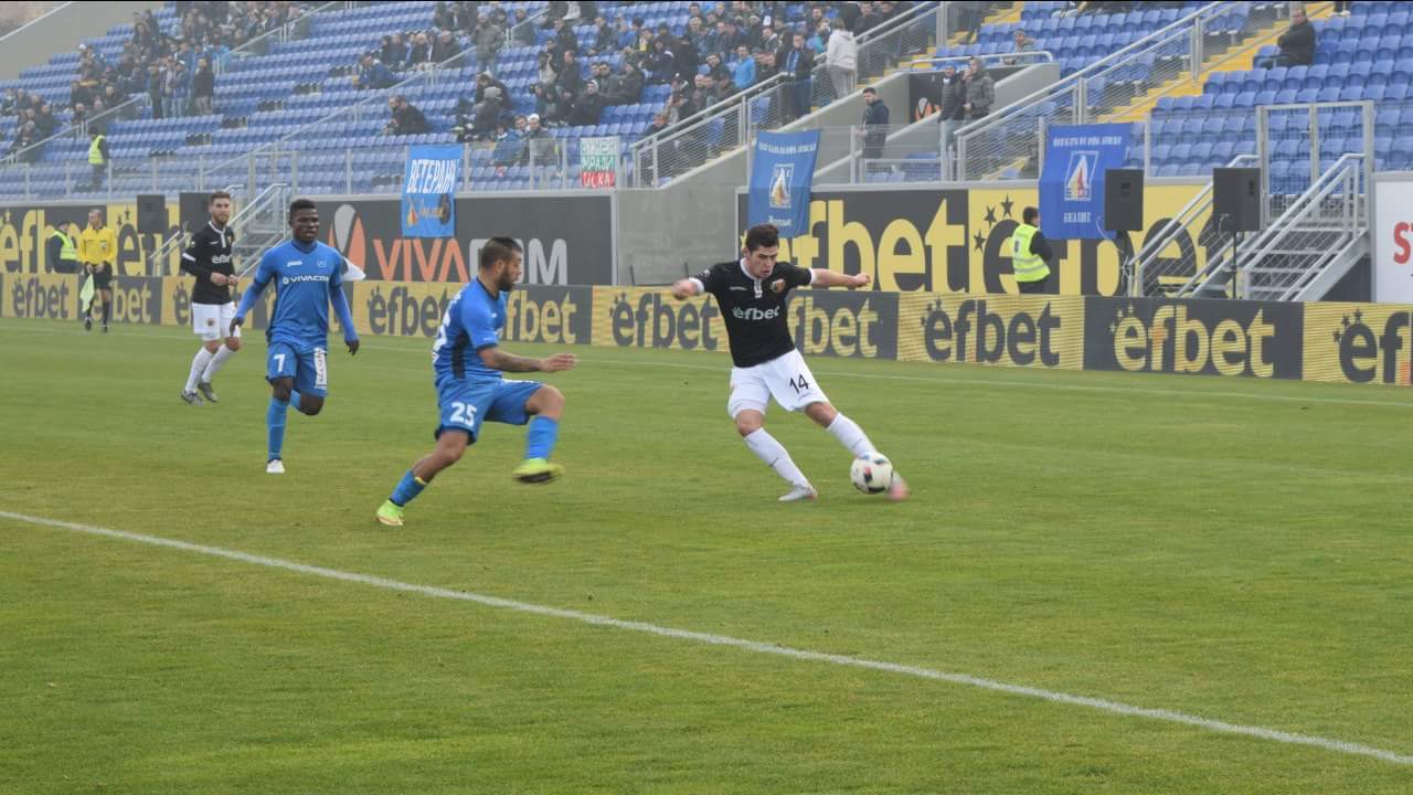 Локо Пловдив нанесе първа загуба на Левски за сезона (видео)