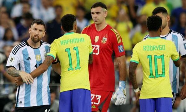 Аржентина си тръгна с победа от 