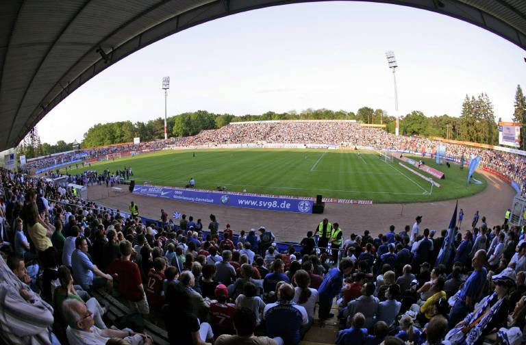 Стадионът на Дармщат ще носи името на фен 